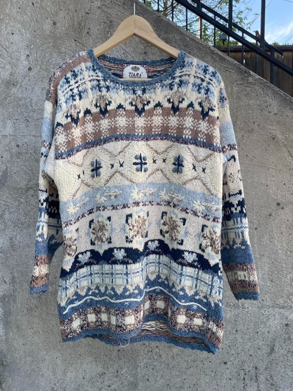 Vintage 90s Tiara International knit sweater size medium